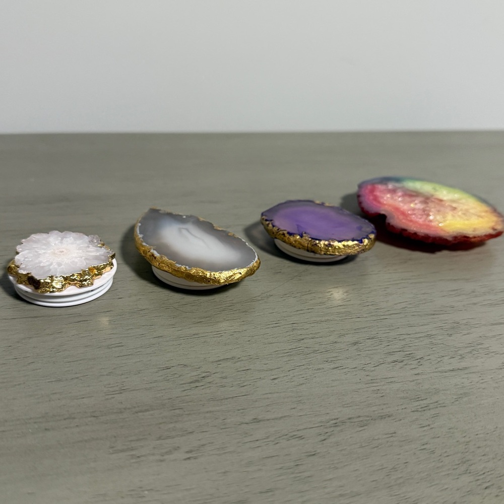 Crystal pop sockets